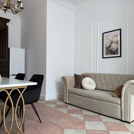 776 Suterena Appartement *