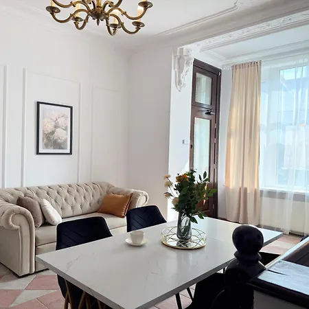 776 Suterena Appartement